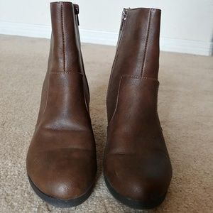 Lifestride Dark Brown Wedge Ankle Boots